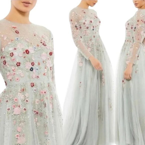 NWT Mac Duggal Embroidered High Neck LongSleeve Aline Gown Platinum Size 6